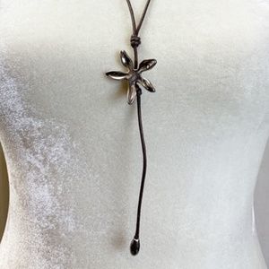 UNO DE 50 Silver Flower Lariat Necklace adjustable on brown leather cord Unode50